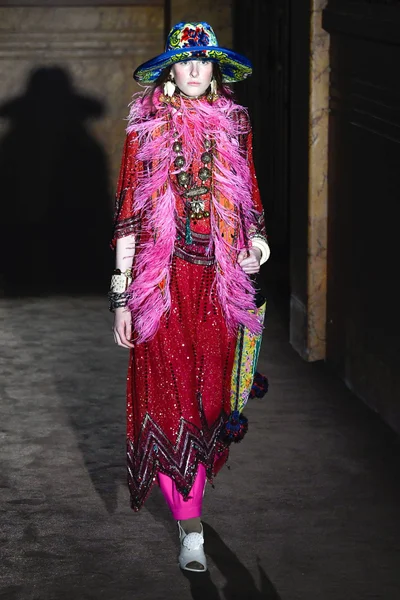 Look 1